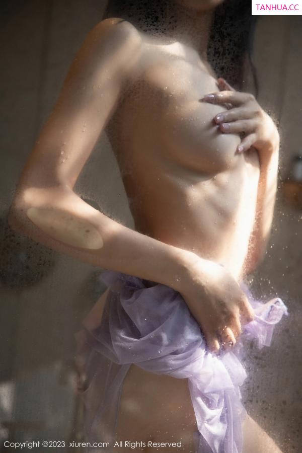 糖豆  [XiuRen]高清写真图 2023.09.27 No.7451 糖豆sisi 睡裙美腿第42张图片